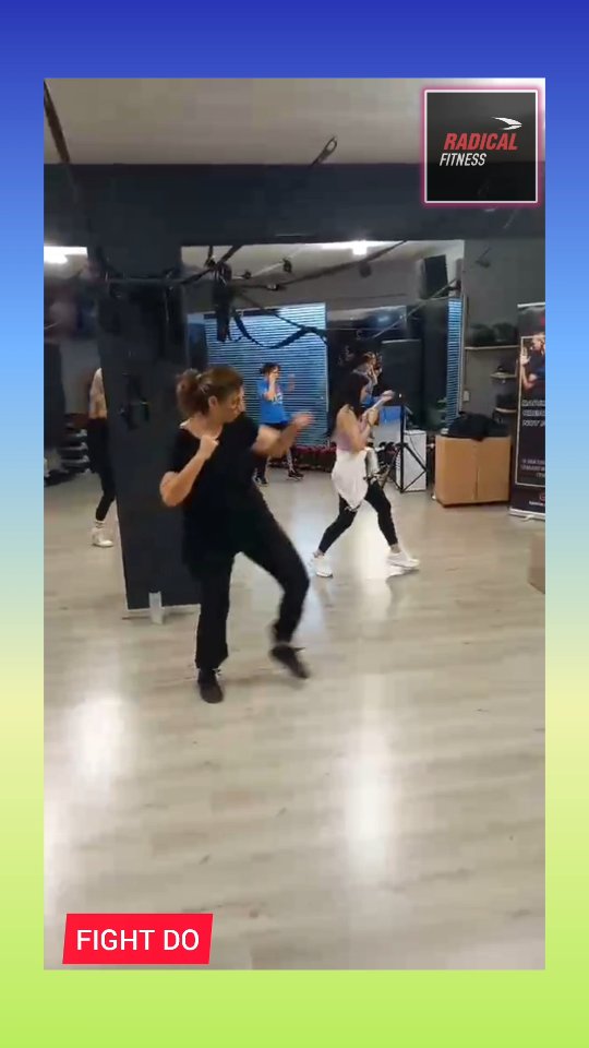 Παρουσίαση του προγράμματος Fight Do @radicalfitnessgreece στα πλαίσια του Fitness Event που πραγματοποιήθηκε στο γυμναστήριο @champions_athletic__club από το Fitstudio  και τον @nodas_kon_ 

Το απόλυτο πρόγραμμα shadow boxing με μουσική επένδυση, όπου προσομοιώνει μια πραγματική μάχη (Combat).

#groupfitness #radicalfitness #fightdo #fitnessevent #fitstudiogr